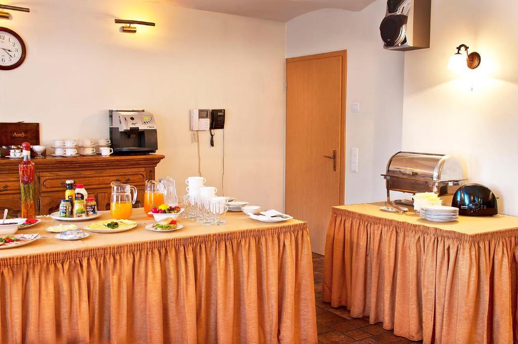 Linovo With Free Parking Hotel รีกา ภายนอก รูปภาพ